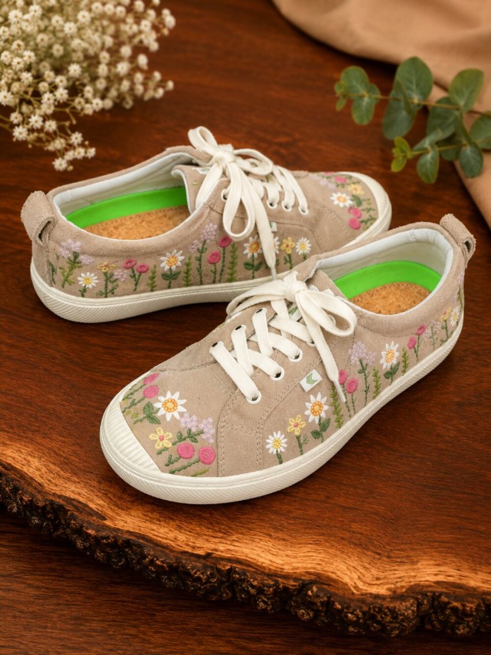 Cariuma OCA Low Sand Floral Sneakers Size 11 NEW